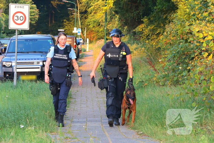 Grootschalige zoekactie met speurhond