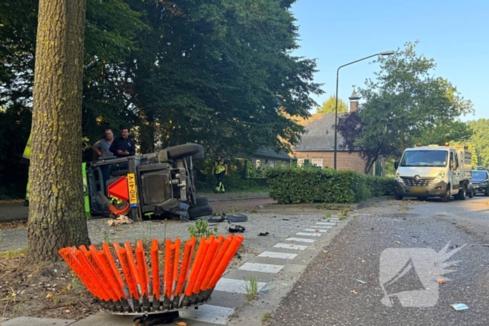 Botsing tussen maaier en bestelbus leidt tot ongeval