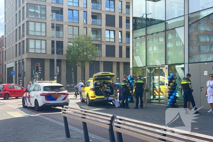 Aanrijding leidt tot hoofdletsel scooterrijdster