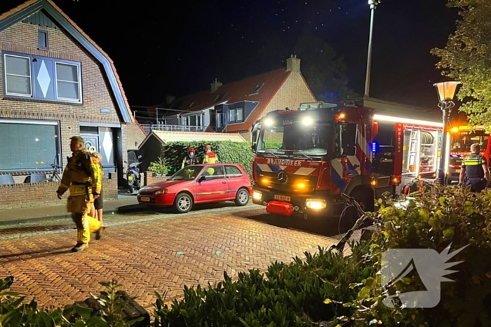 Brandweer schaalt op bij schuurbrand in nachtelijke uren