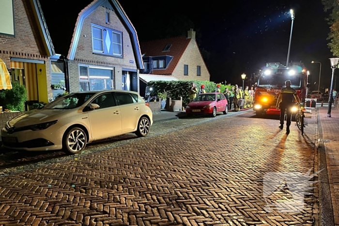 Brandweer schaalt op bij schuurbrand in nachtelijke uren