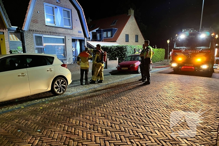 Brandweer schaalt op bij schuurbrand in nachtelijke uren