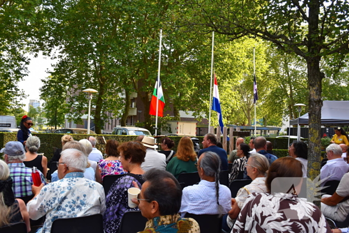 Jaarlijkse herdenking trekt honderden bezoekers