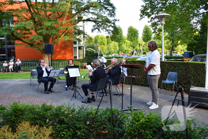 Jaarlijkse herdenking trekt honderden bezoekers