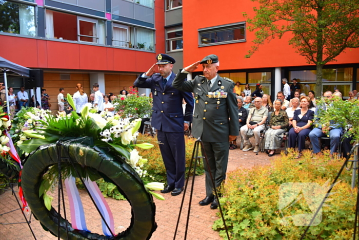 Jaarlijkse herdenking trekt honderden bezoekers