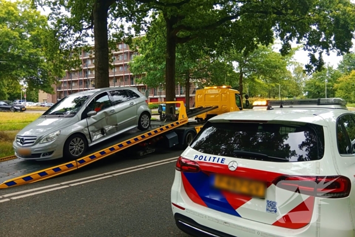 Ongeval tussen twee personenauto's door voorrangsfout