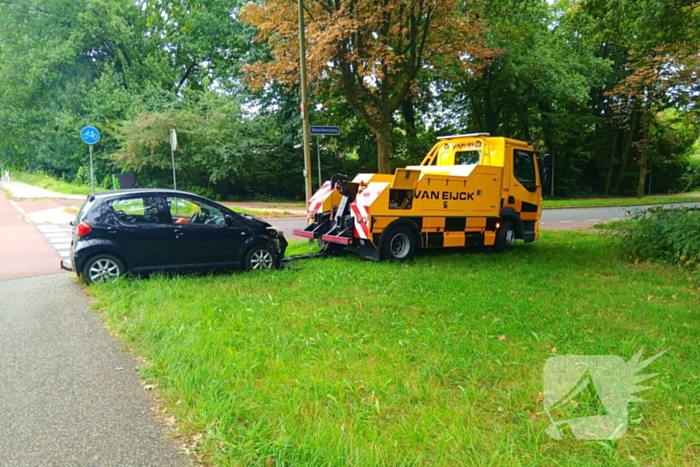 Ongeval tussen twee personenauto's door voorrangsfout