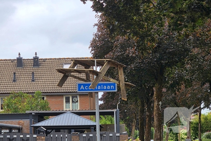 Picknicken op hoogte door vandalen