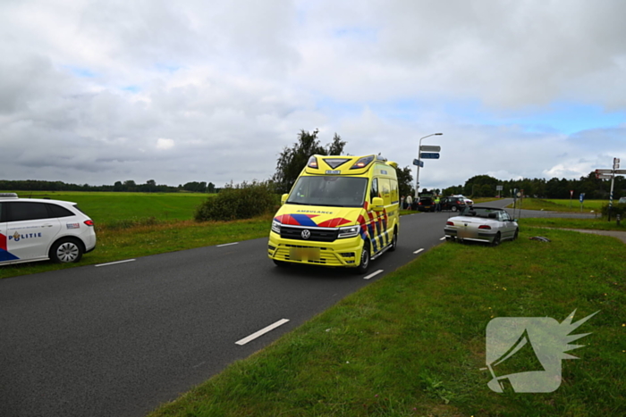 Gewonden en forse schade bij aanrijding