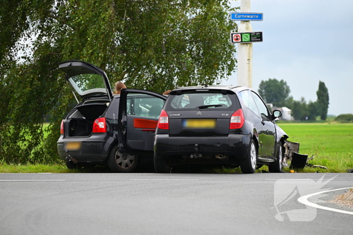 Gewonden en forse schade bij aanrijding