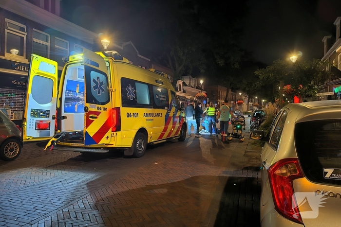 Fietser botst tegen auto