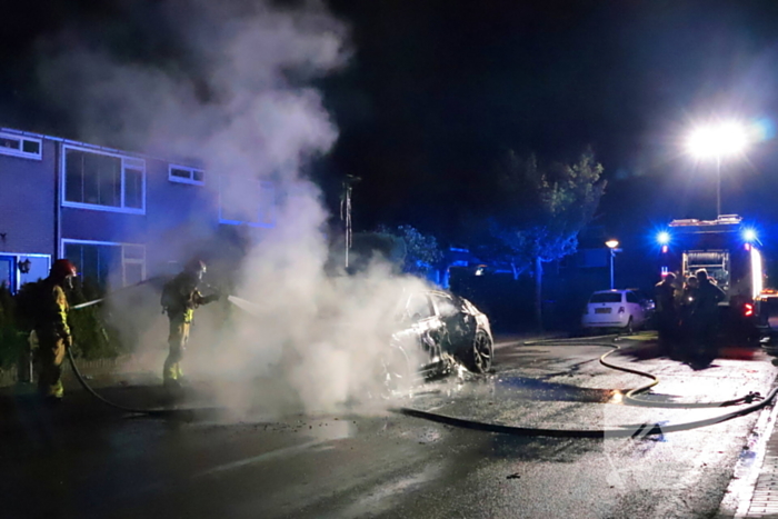 Auto volledig verwoest door brand