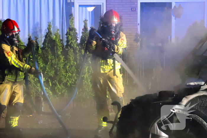 Auto volledig verwoest door brand