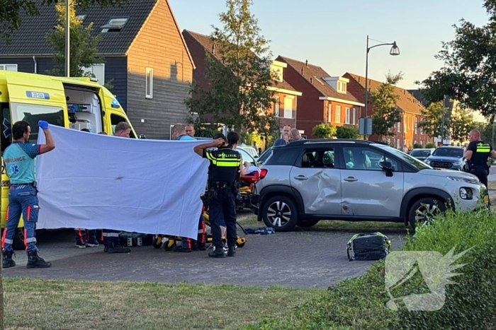 Zwaargewonde bij ongeval met crosbrommertje