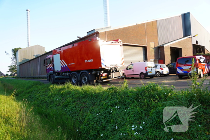 Meerdere brandweer eenheden ingezet bij brand grasdrogerij
