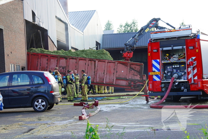 Meerdere brandweer eenheden ingezet bij brand grasdrogerij
