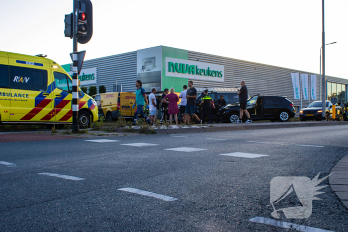 Ongeval met DHL-bus leidt tot botsing met meerdere voertuigen