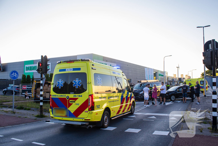 Ongeval met DHL-bus leidt tot botsing met meerdere voertuigen