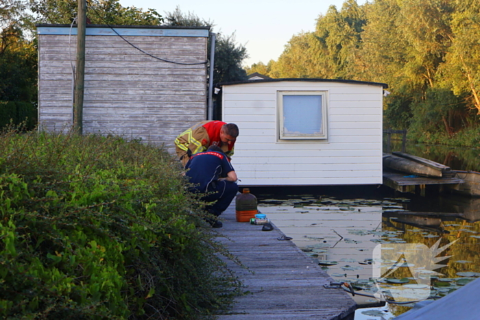 Man komt in aanraking met onbekende chemische stof na vondst vat