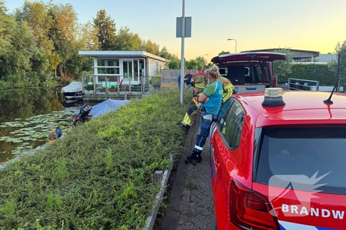 Man komt in aanraking met onbekende chemische stof na vondst vat