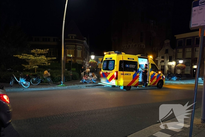 Ambulance vervoert gewonde na ongeval