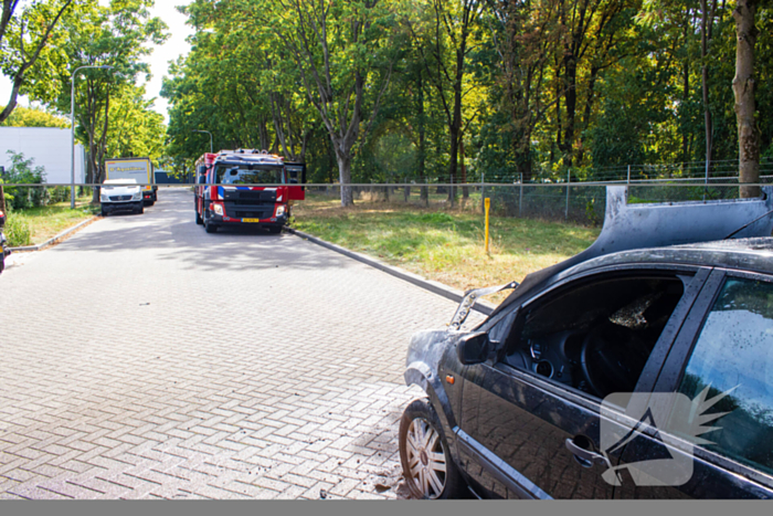 Brand in auto tijdens slepen