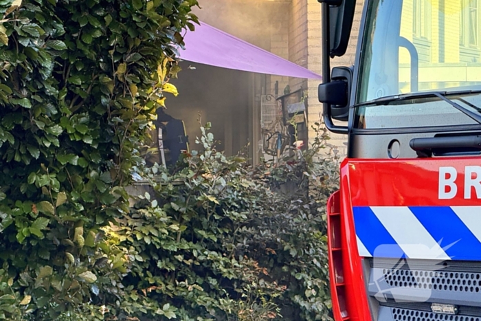 Oven in brand zorgt voor woningbrand zonder gewonden