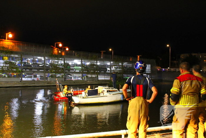 Brandweeractie voor vastgelopen boot