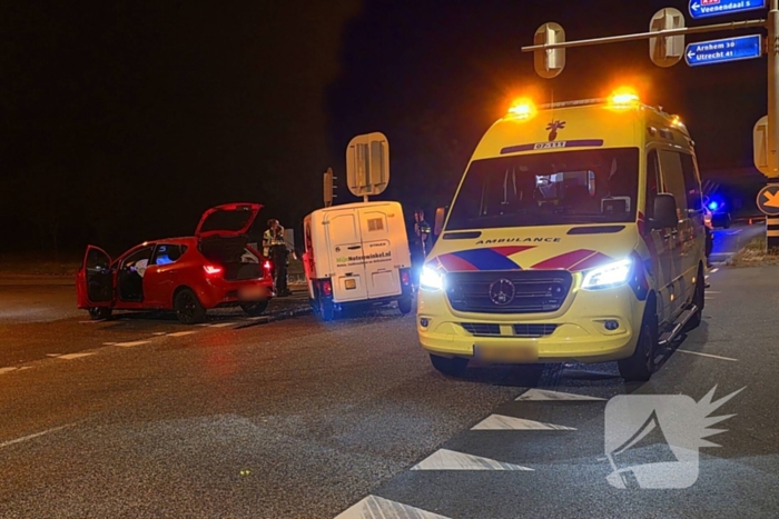 Gewonde en schade na botsing met brommobiel notenwinkel