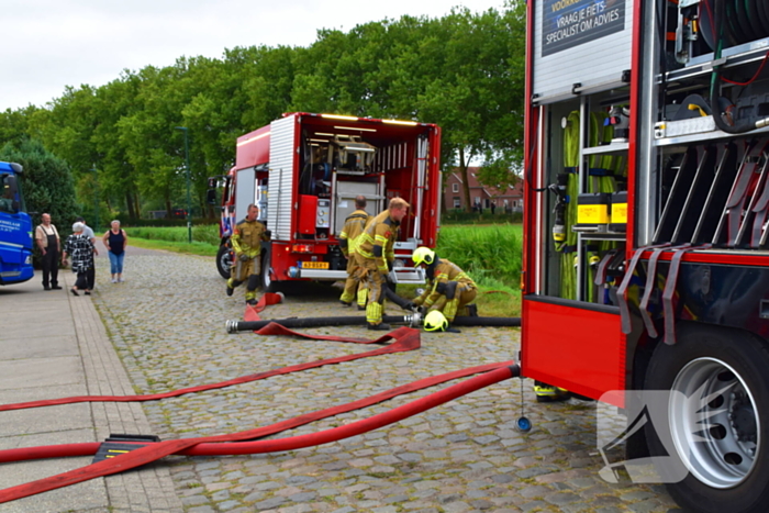 Grote brand bij autosloperij