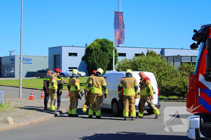 Aanrijding met bestelbus op zijkant