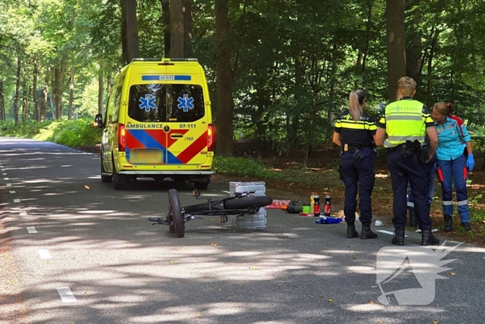 Fatbiker gewond bij aanrijding met doorrijdende bestuurder, boodschappen over de weg