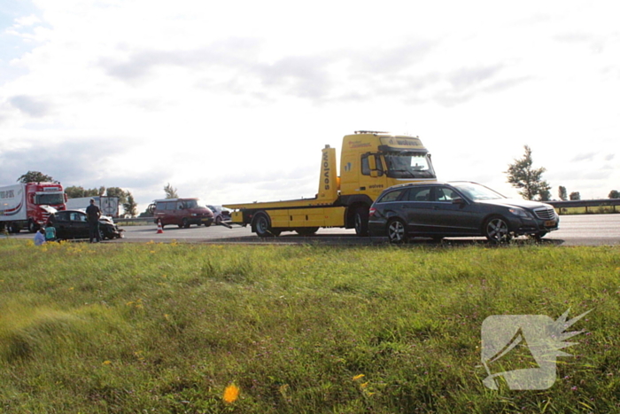Meerdere auto's betrokken bij ernstige aanrijding