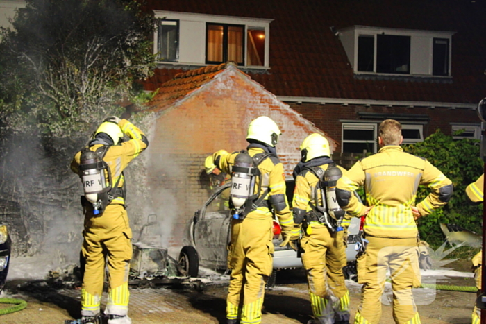 Auto's in vlammen op