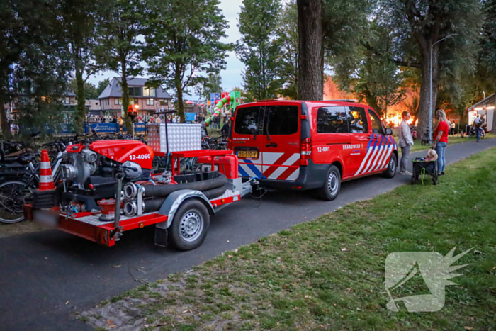 Vuurzee bij speeltuinfeest veroorzaakt grote rookontwikkeling