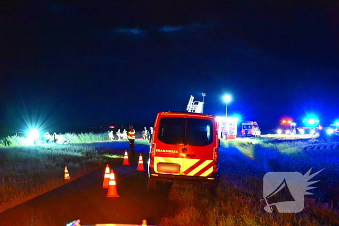 Voertuig te water, bestuurder gewond meegenomen