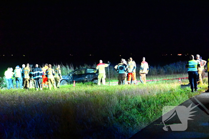 Voertuig te water, bestuurder gewond meegenomen