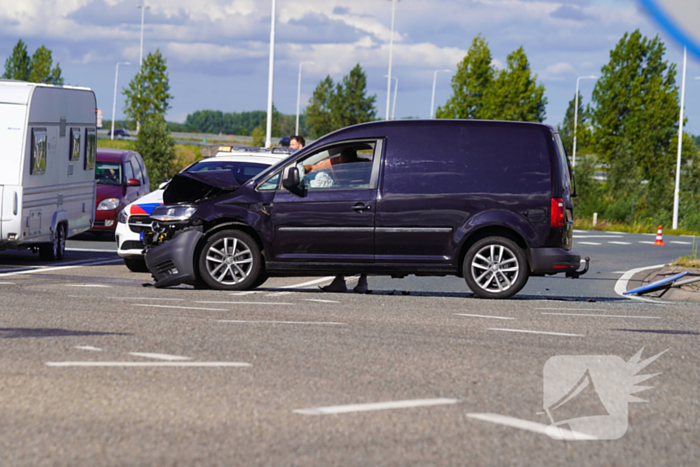 Flinke schade na botsing op kruising