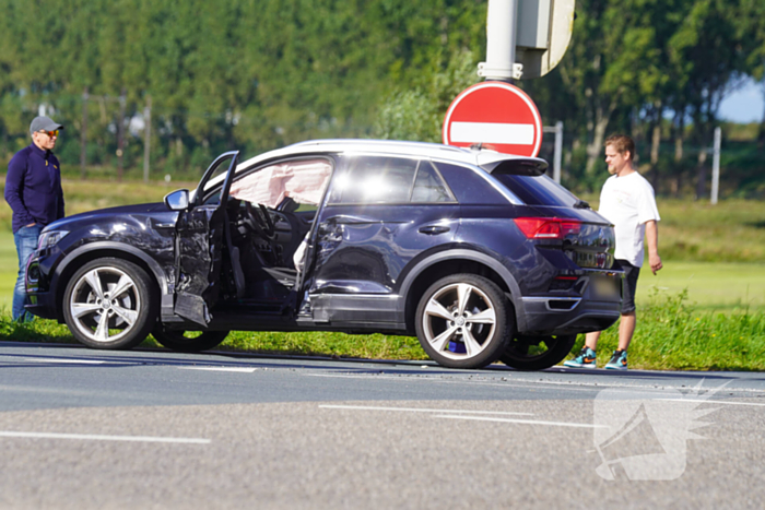 Flinke schade na botsing op kruising