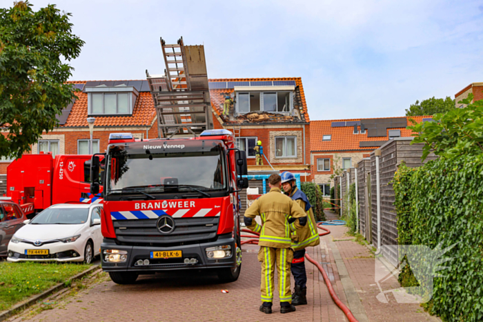 Woningbrand leidt tot ontruiming en grote hulpverlening
