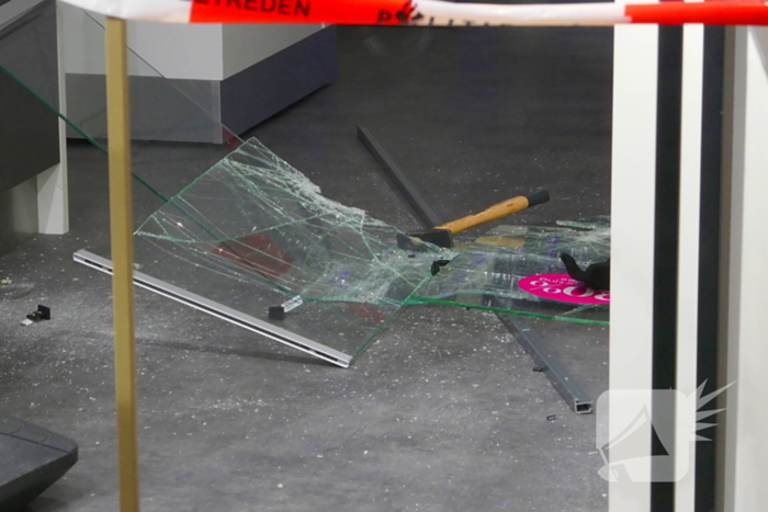 Politie onderzoekt juwelier-inbraak