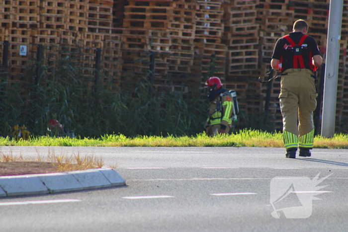 Weg afgesloten na ongeval met gevaarlijke stoffen