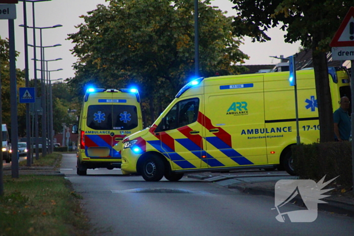 Auto rijdt tegen gevel, meerdere gewonden