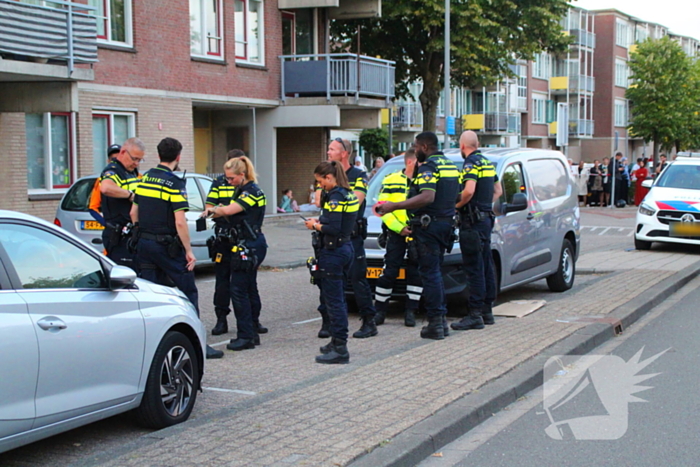 Auto rijdt tegen gevel, meerdere gewonden
