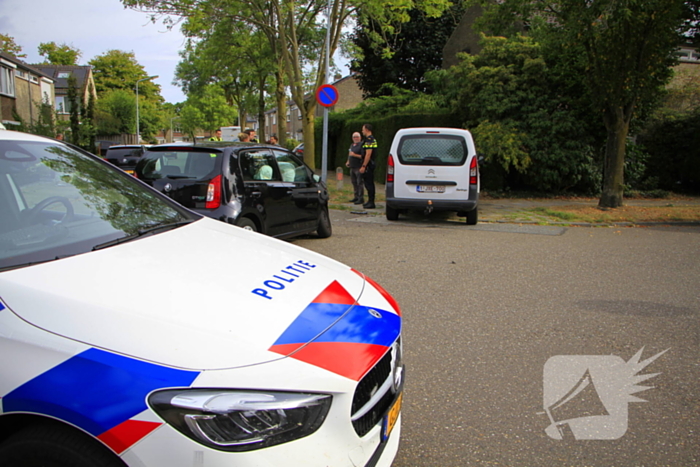 Zware schade bij aanrijding tussen voertuigen