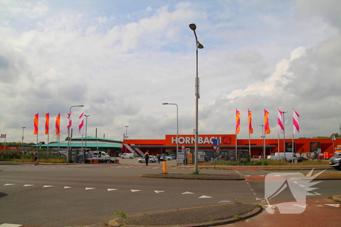 Bouwmarkt ontruimd wegens gaslucht