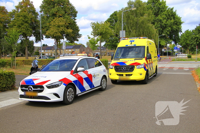 Fietser lichtgewond na aanrijding met auto