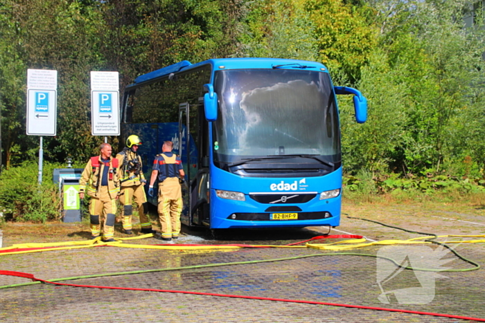Brand in touringcar leidt tot snelle inzet