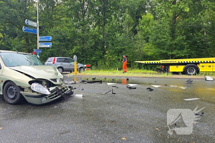 Aanrijding zorgt voor grote schade