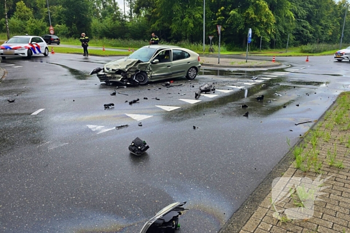 Aanrijding zorgt voor grote schade